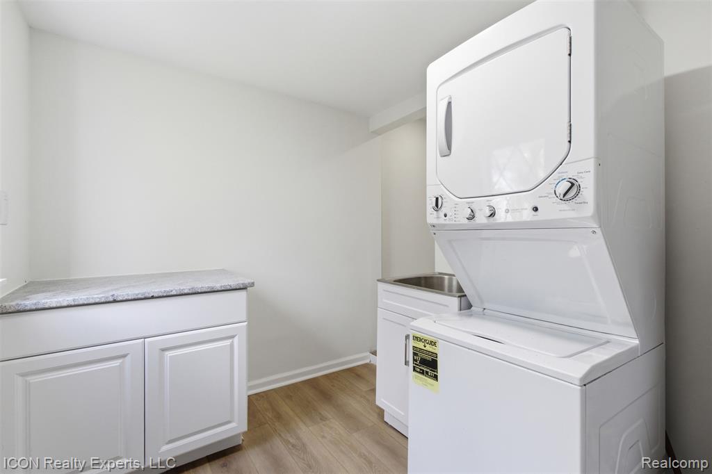 6759 Buckland Avenue, West Bloomfield, MI 48324 — Photo 12