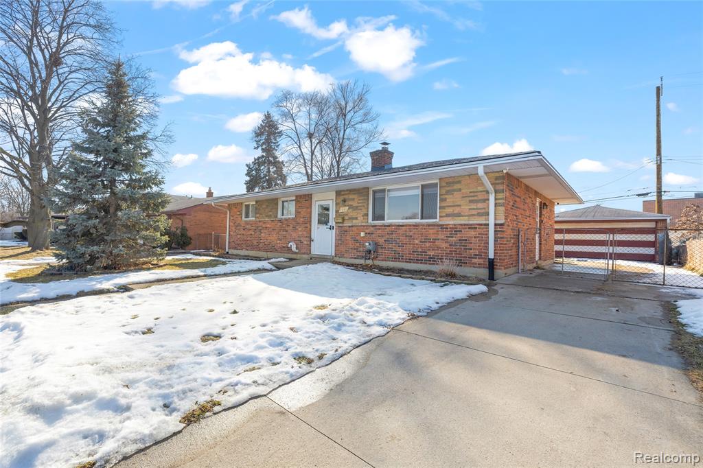 7043 N Wildwood Street, Westland, MI — Photo 2