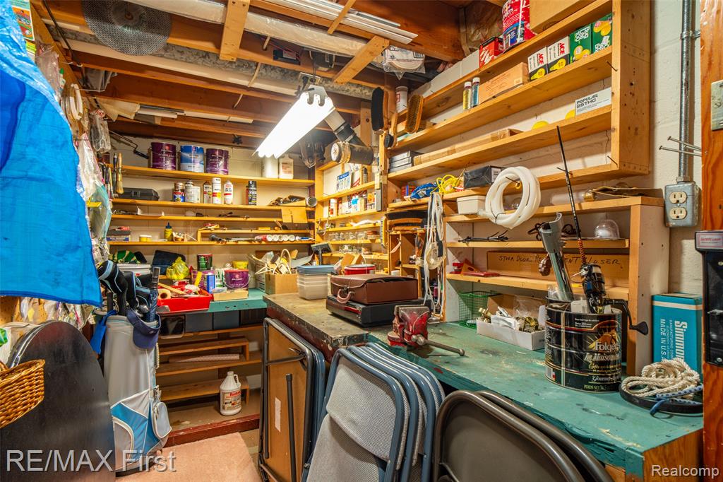 54815 FRANKLIN Drive, Shelby Twp, MI 48316 — Photo 48