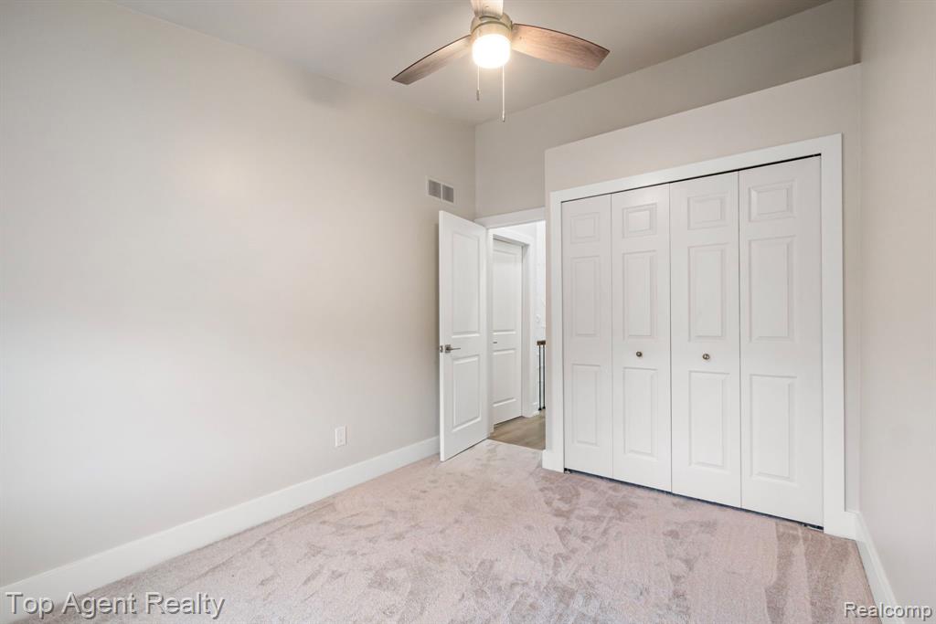 38887 Country Circle, Farmington Hills, MI 48331 — Photo 29