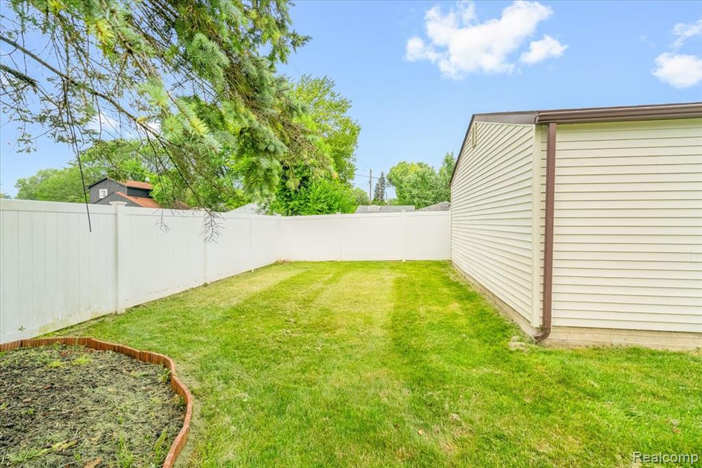 9436 Essex Street, Romulus, MI 48174 — Photo 9