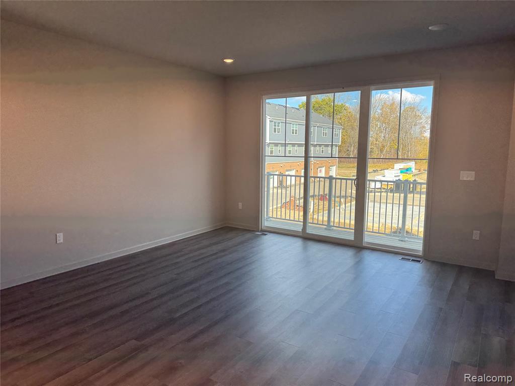 56054 Madison Lane, New Hudson, MI 48165 — Photo 8