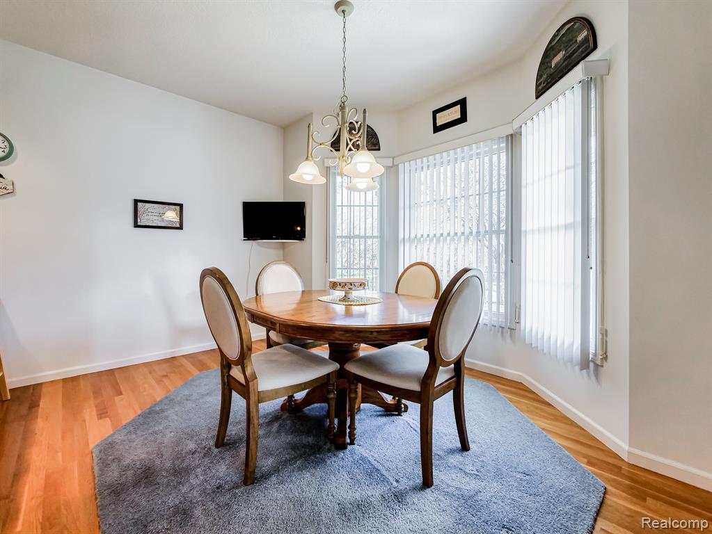 8011 WOODSTONE Drive, Grand Blanc, MI 48439 — Photo 5