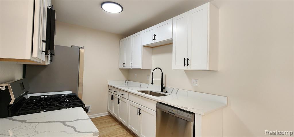 40344 Newport Drive, Plymouth, MI 48170 — Photo 12