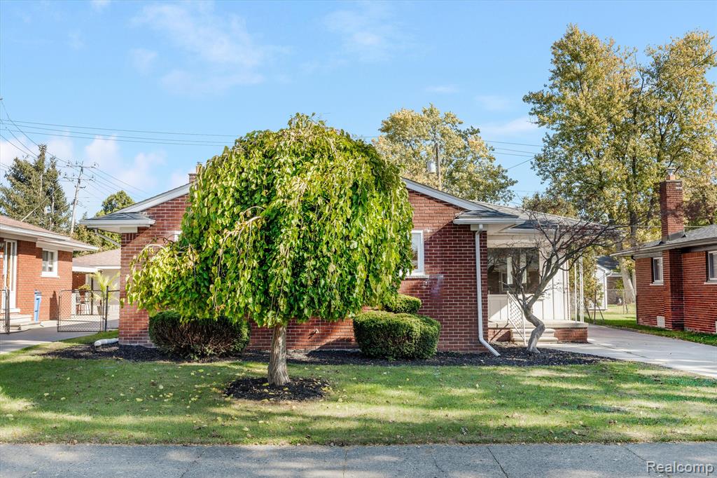 8134 LOCHDALE Street, Dearborn Heights, MI 48127 — Photo 3