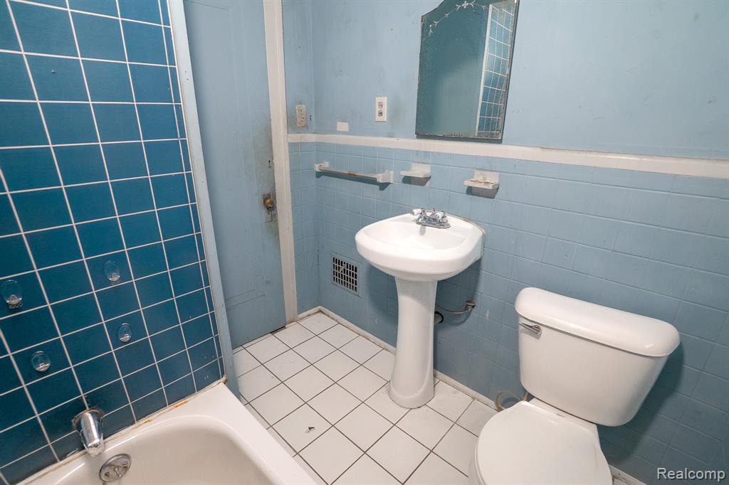 15859 Cloverlawn Street, Detroit, MI 48238 — Photo 13