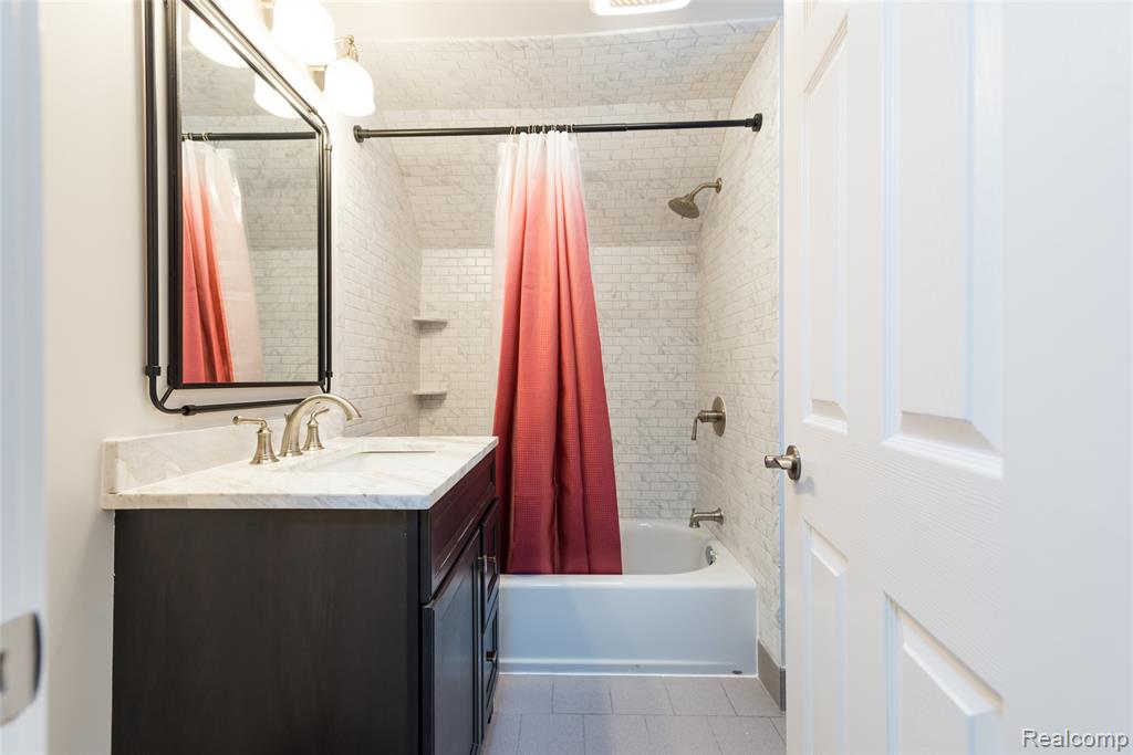 542 Oak Dale Drive, Chelsea, MI 48118 — Photo 46