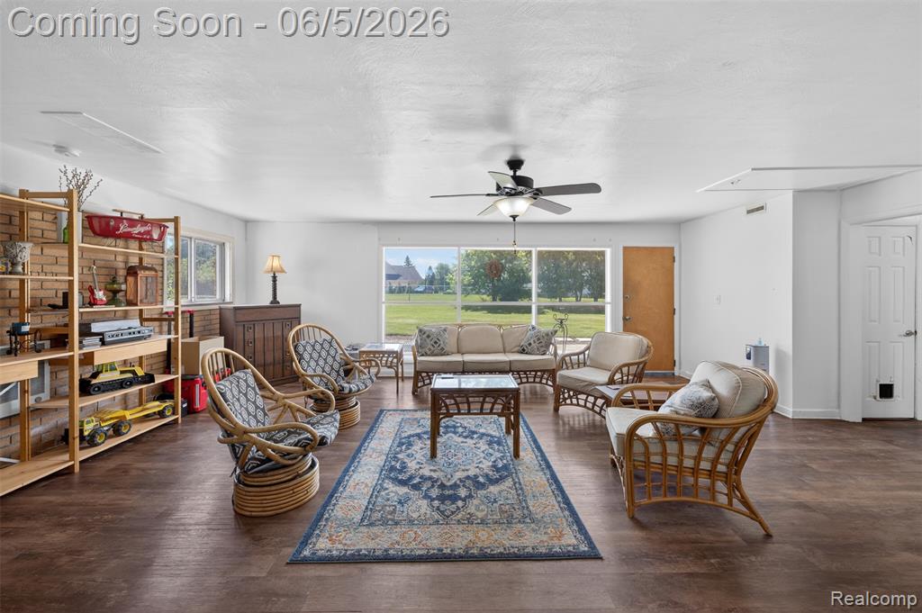 7174 Meadowvue Drive, Grand Blanc, MI 48439 — Photo 13