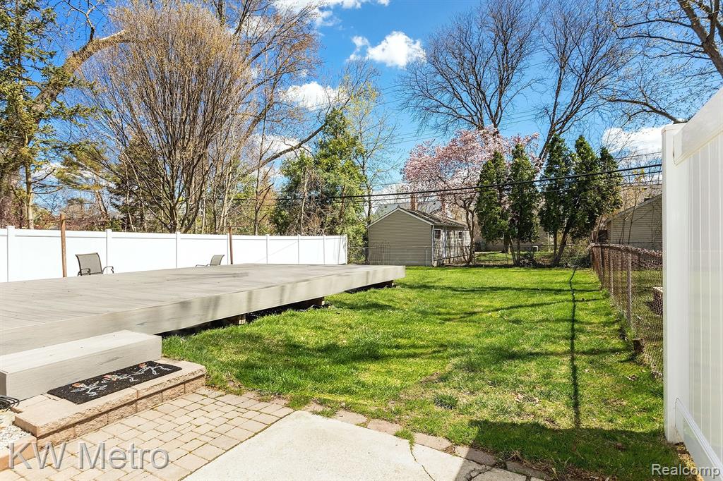 706 N REMBRANDT Avenue, Royal Oak, MI 48067 — Photo 32