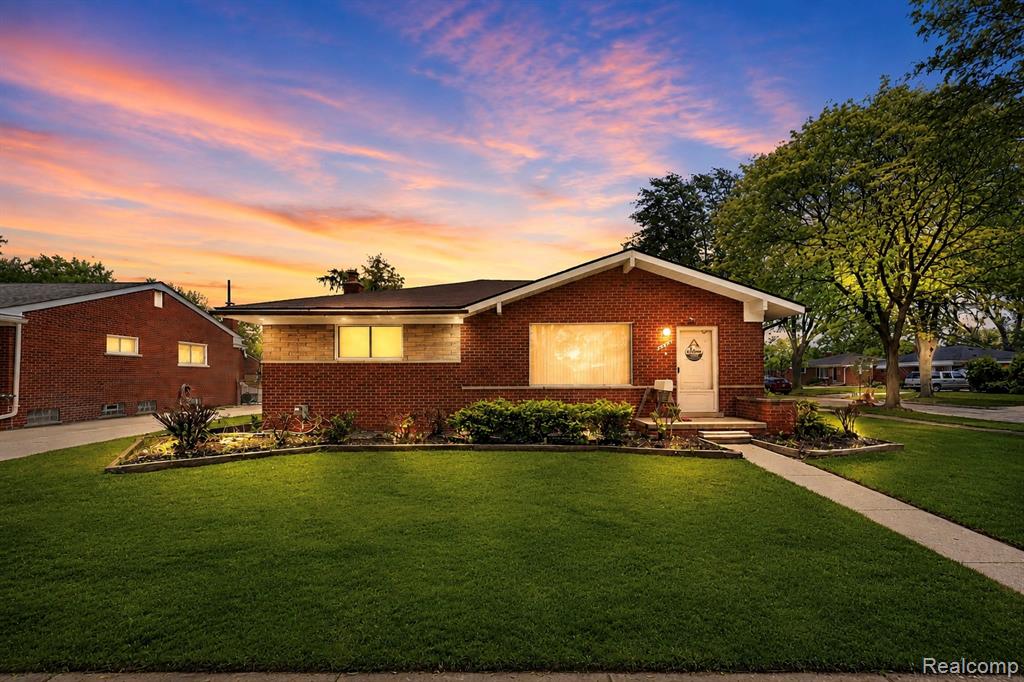 28326 Alden Street, Madison Heights, MI 48071