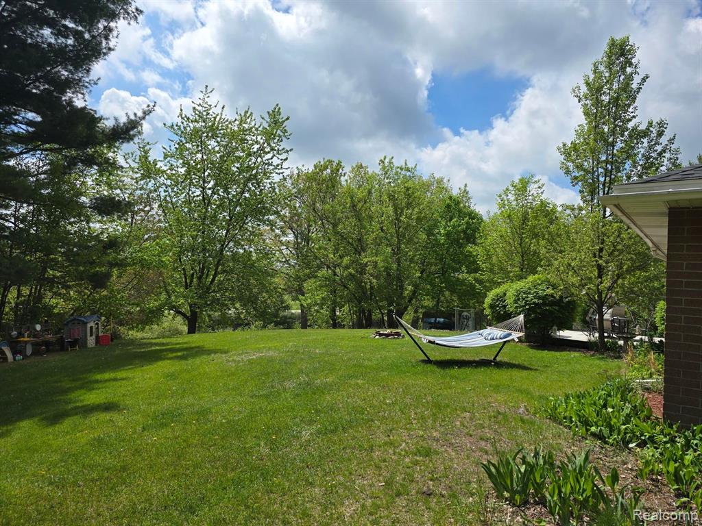 300 W LACKIE Court, Sanford, MI 48657 — Photo 5