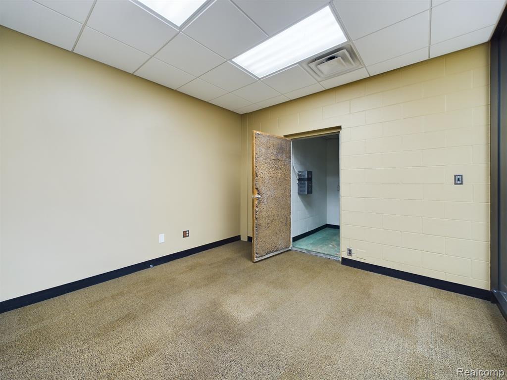 4154 DAVISON Road, Burton, MI 48509 — Photo 10