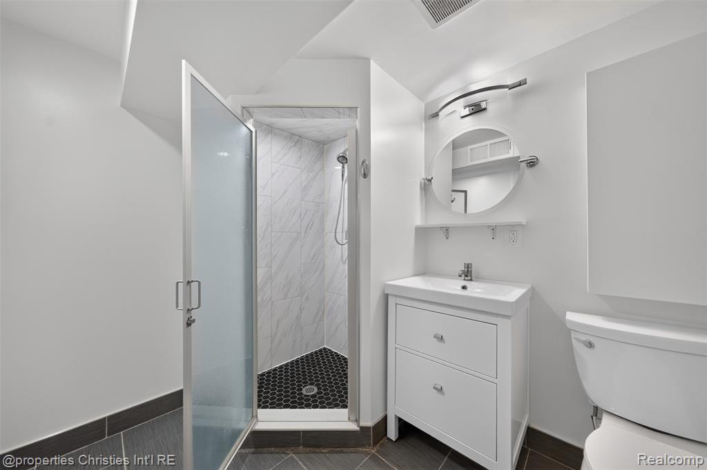 27856 Lenox Avenue, Madison Heights, MI 48071 — Photo 25
