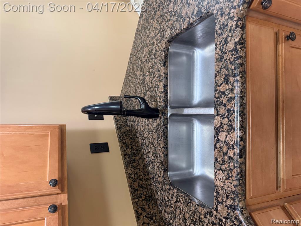 25499 Wyngate Court, Flat Rock, MI 48134 — Photo 16