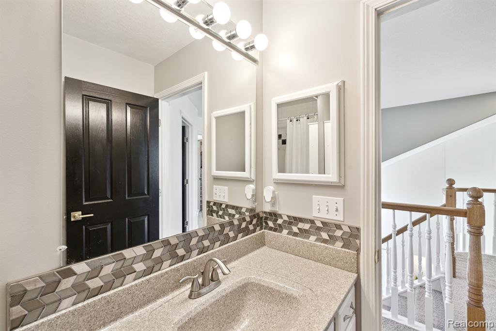 7520 FAIRVIEW Drive, Goodrich Vlg, MI — Photo 34