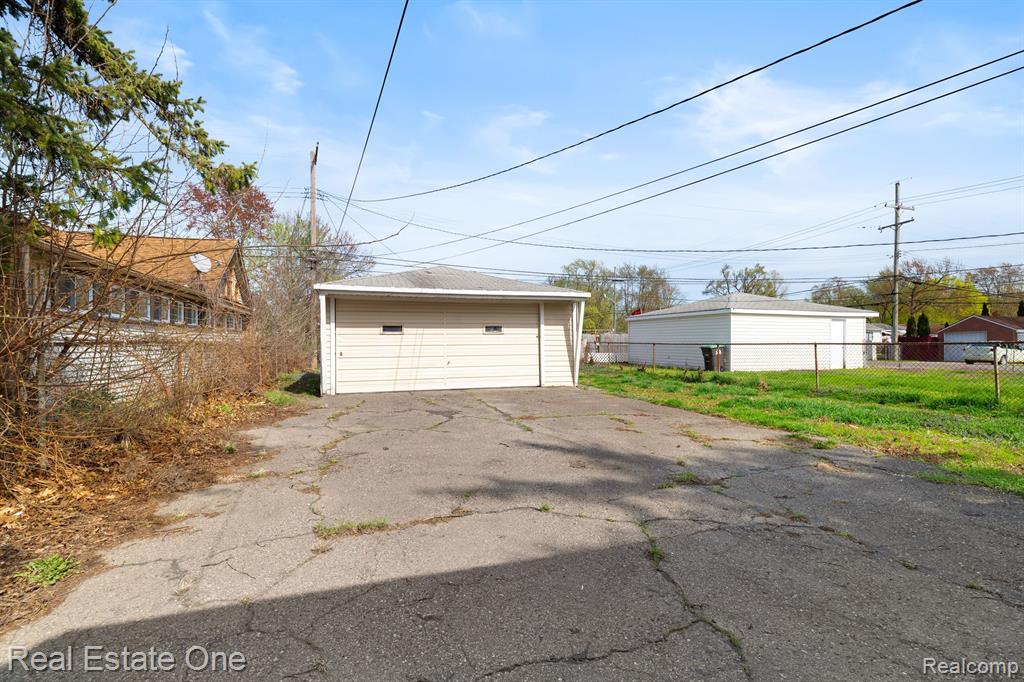 7957 PINE Street, Taylor, MI 48180 — Photo 17
