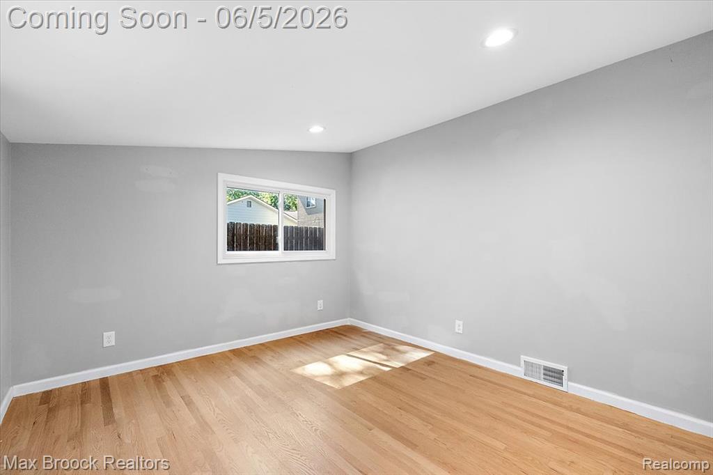 6431 Prairie Lawn, Waterford, MI 48329 — Photo 21