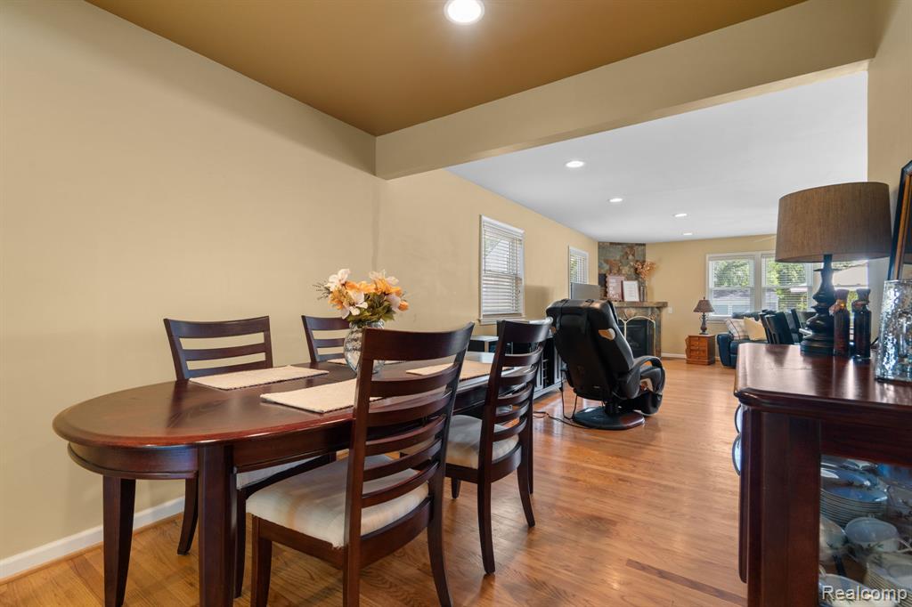 10065 Hart Avenue, Huntington Woods, MI — Photo 23