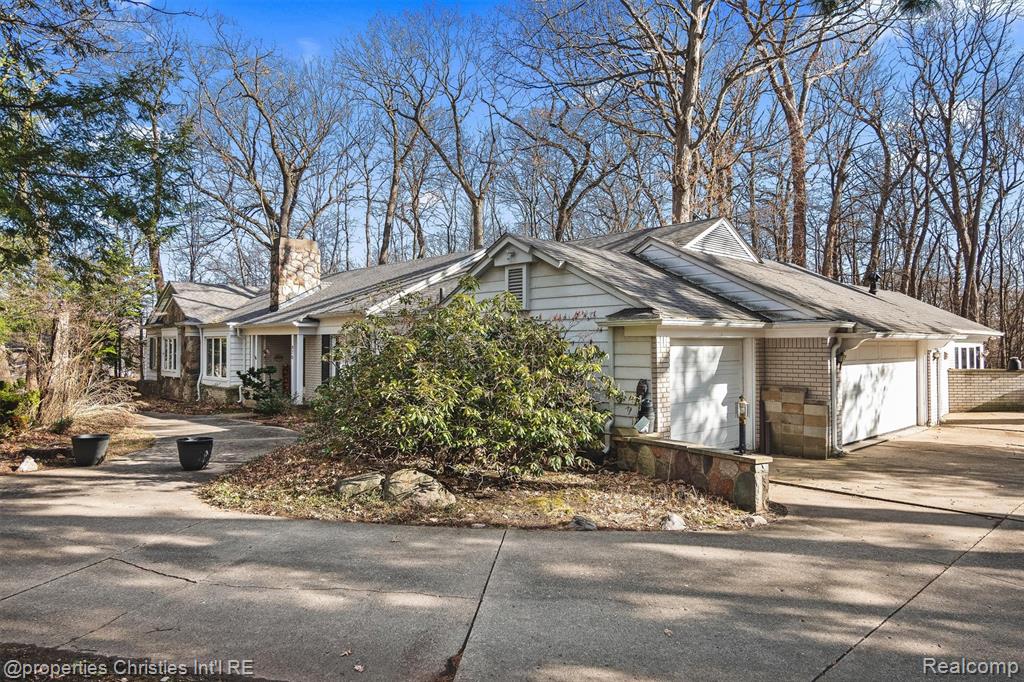 870 Highwood Drive, Bloomfield Hills, MI 48304 — Photo 2