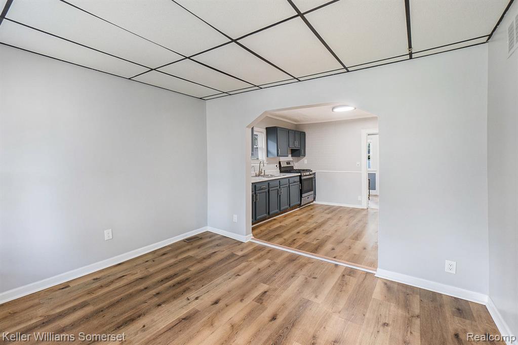 8233 Meadow Avenue, Warren, MI 48089 — Photo 4