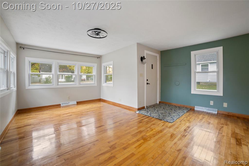 5987 Martinus Street, Haslett, MI 48840 — Photo 4