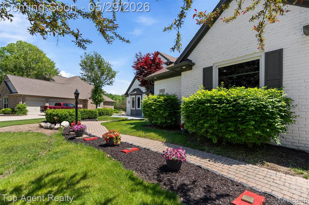 43912 Trillium Drive, Sterling Heights, MI 48314 — Photo 64