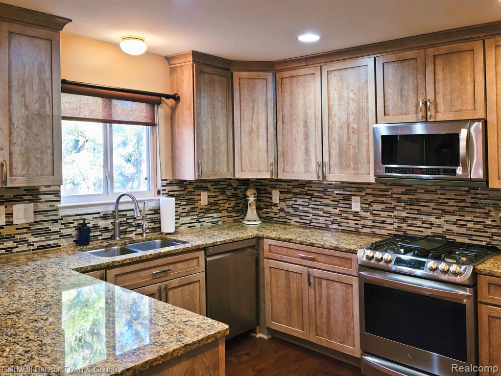2550 Signature Circle, Pinckney, MI 48169 — Photo 5