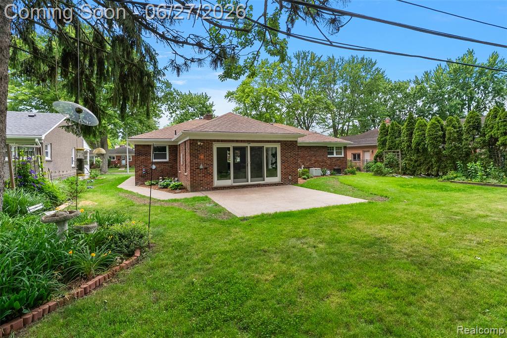 21235 River Road, Grosse Pointe Woods, MI 48236 — Photo 33