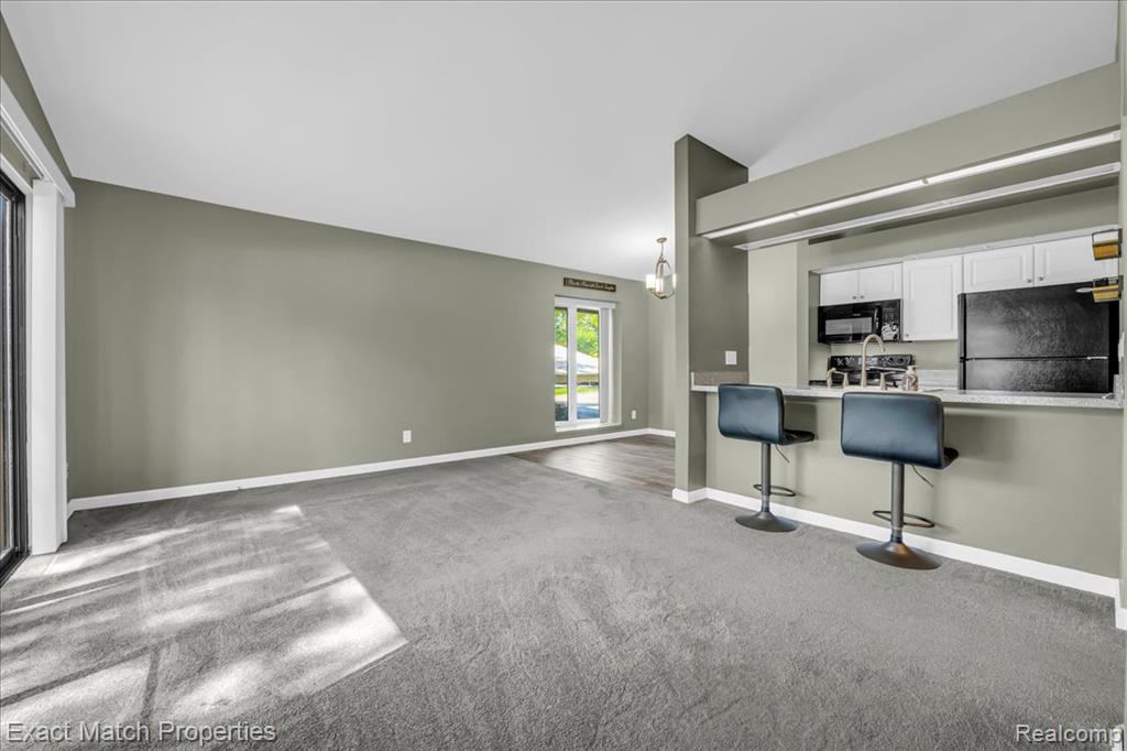 4 Willow Way, Waterford, MI 48328 — Photo 10