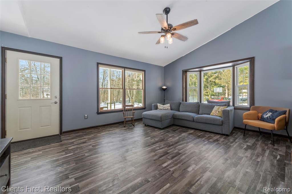 270 N Hurd Road, Ortonville, MI 48462 — Photo 3