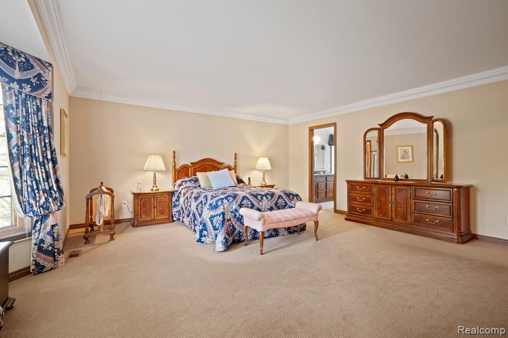 415 W HICKORY GROVE Road, Bloomfield Hills, MI 48302 — Photo 24