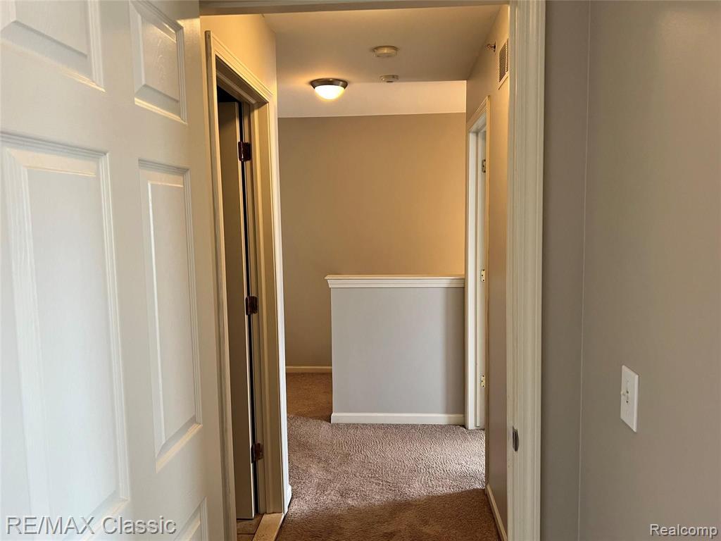 39773 ROCKCREST Circle, Northville, MI — Photo 32