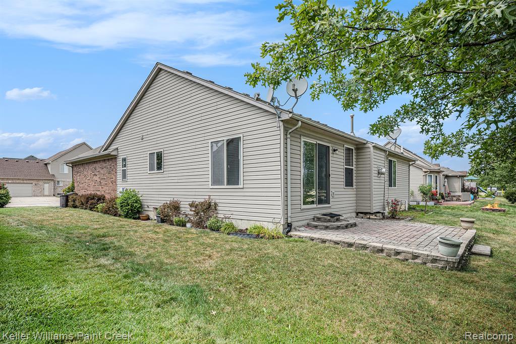 53544 Fox Pointe Drive, New Baltimore, MI 48047 — Photo 25