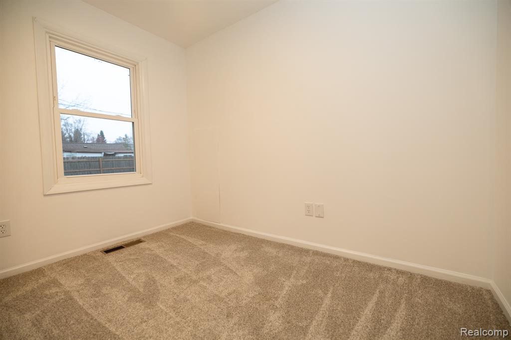 9172 Millward Avenue, White Lake, MI — Photo 14
