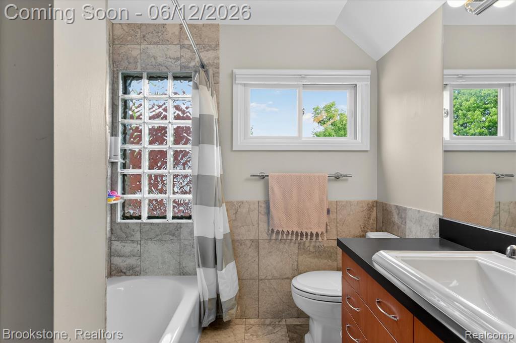 8926 Lincoln Drive, Huntington Woods, MI — Photo 41