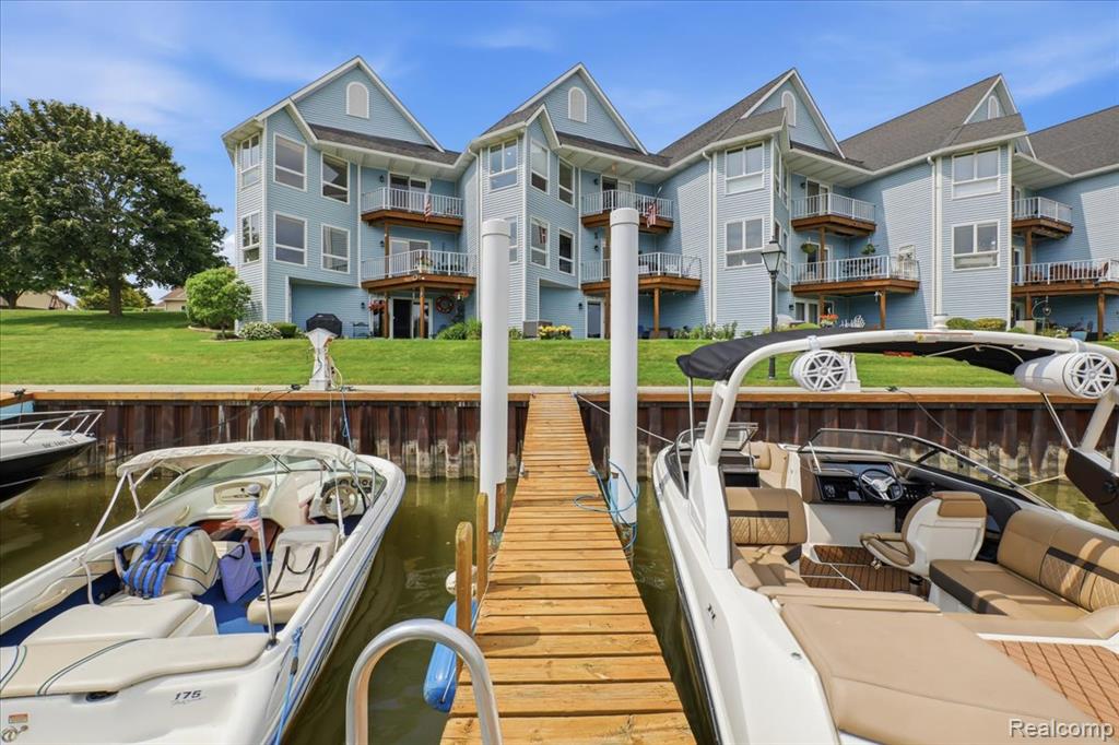 827 N Pointe, Port Huron, MI 48060 — Photo 2