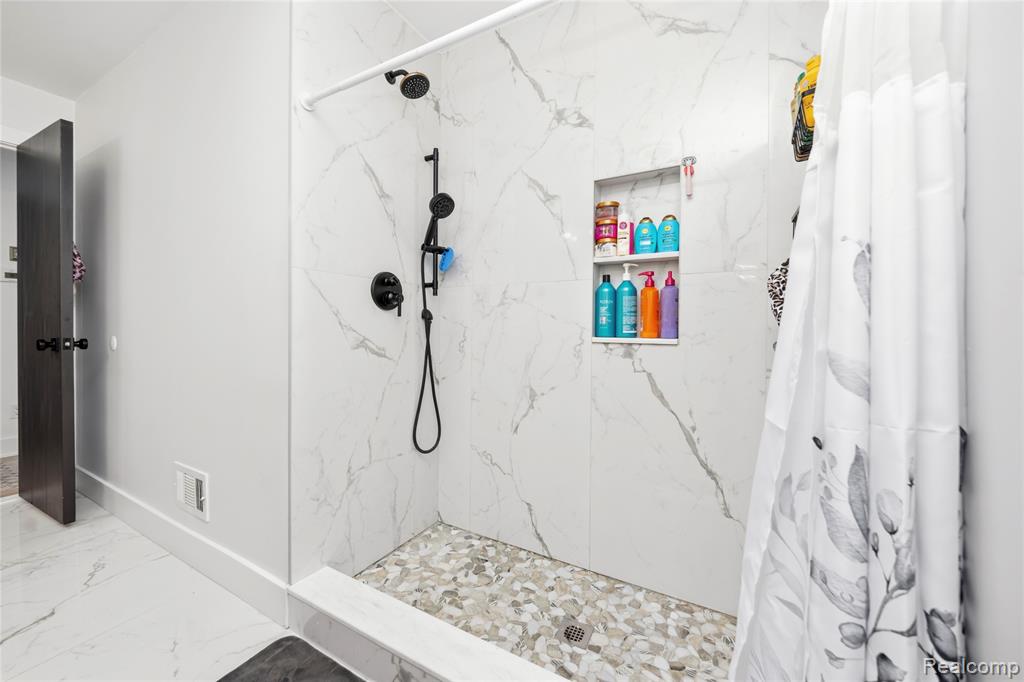 3681 Maxwell Court, Bloomfield Hills, MI 48301 — Photo 30