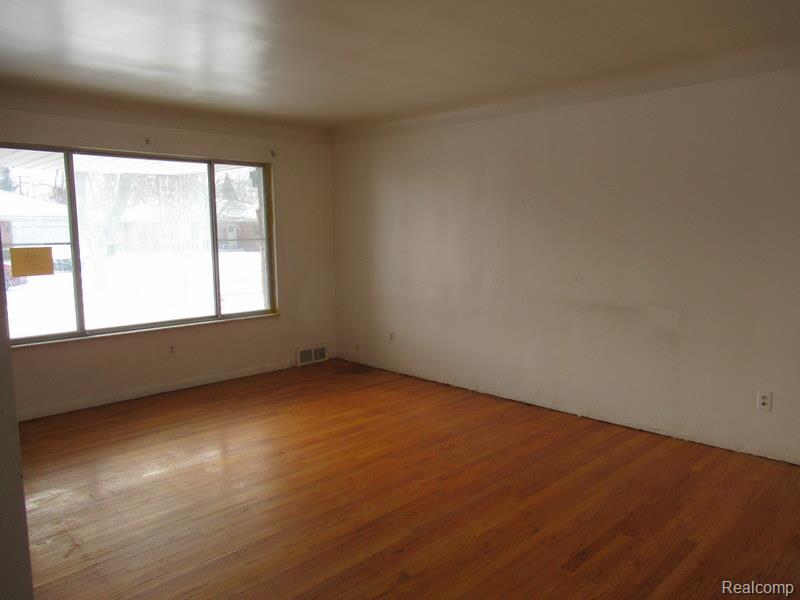 17729 Collinson Avenue, Eastpointe, MI 48021 — Photo 5