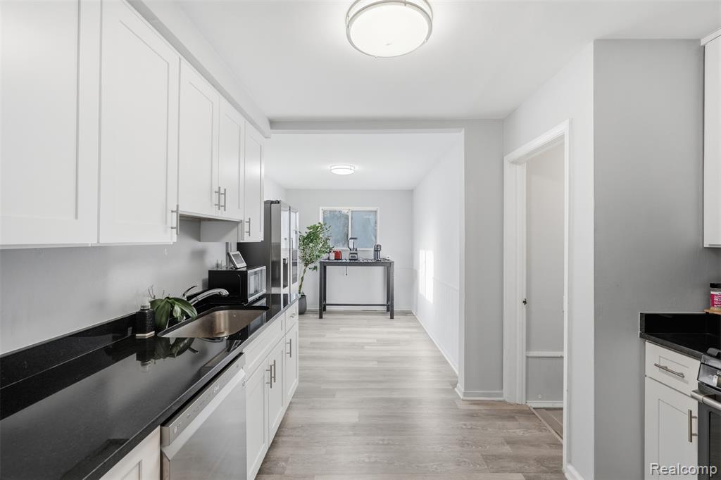 14000 Lincoln Street, Oak Park, MI 48237 — Photo 11