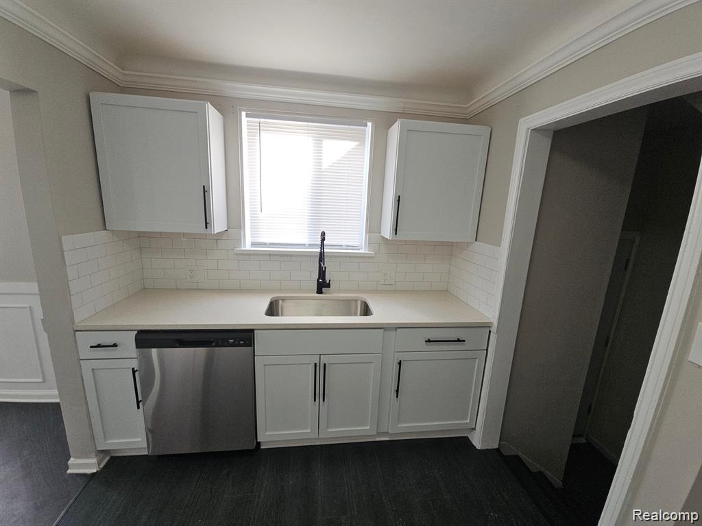 20300 ELKHART Street, Harper Woods, MI 48225 — Photo 6