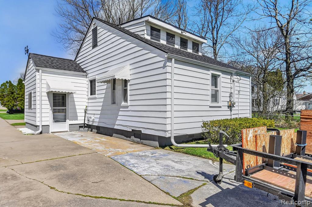 47816 Jefferson Avenue, Chesterfield, MI 48047 — Photo 24
