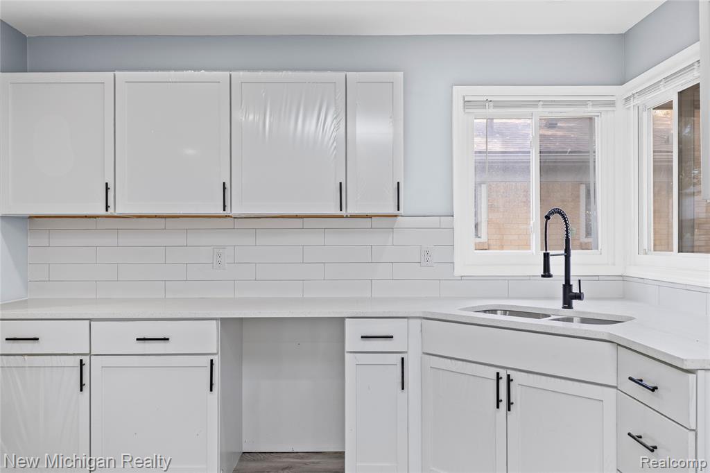 21901 Harding Street, Oak Park, MI 48237 — Photo 14