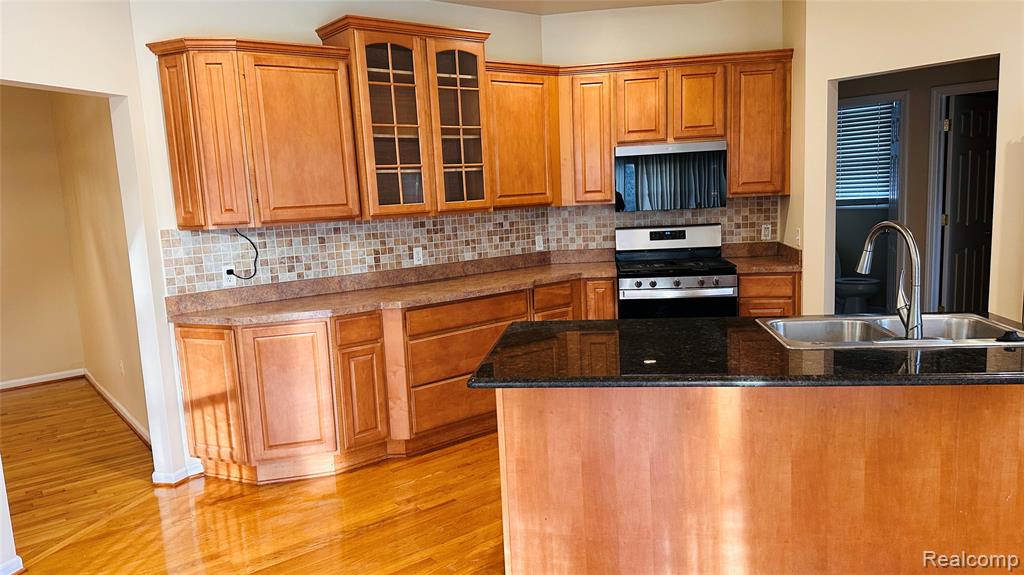 7655 JEWELL Ter, West Bloomfield, MI 48323 — Photo 8