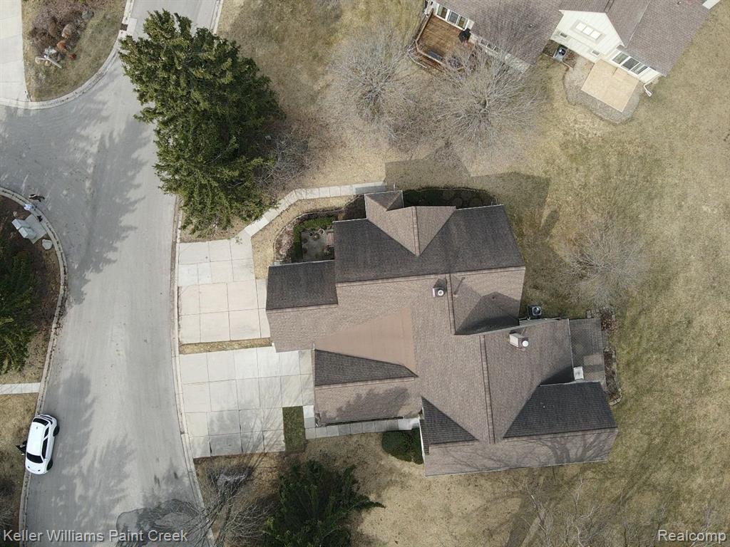 2569 MAPLE FOREST Drive, Wixom, MI 48393 — Photo 29