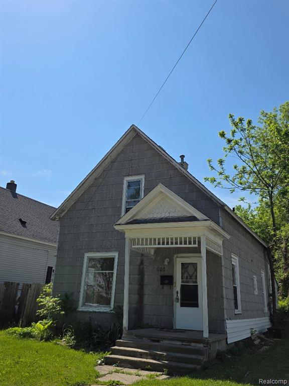 211 W Flint Street, Lake Orion, MI 48362 — Photo 2