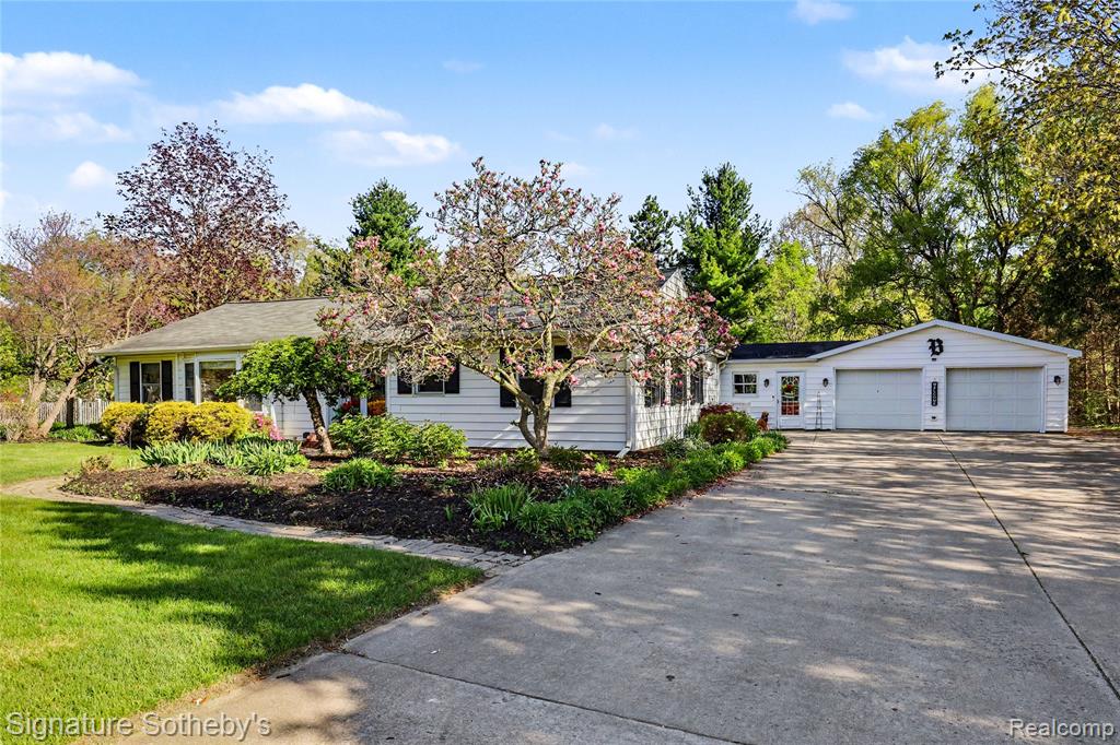 610 W Ellis Avenue, Belding, MI 48809 — Photo 5
