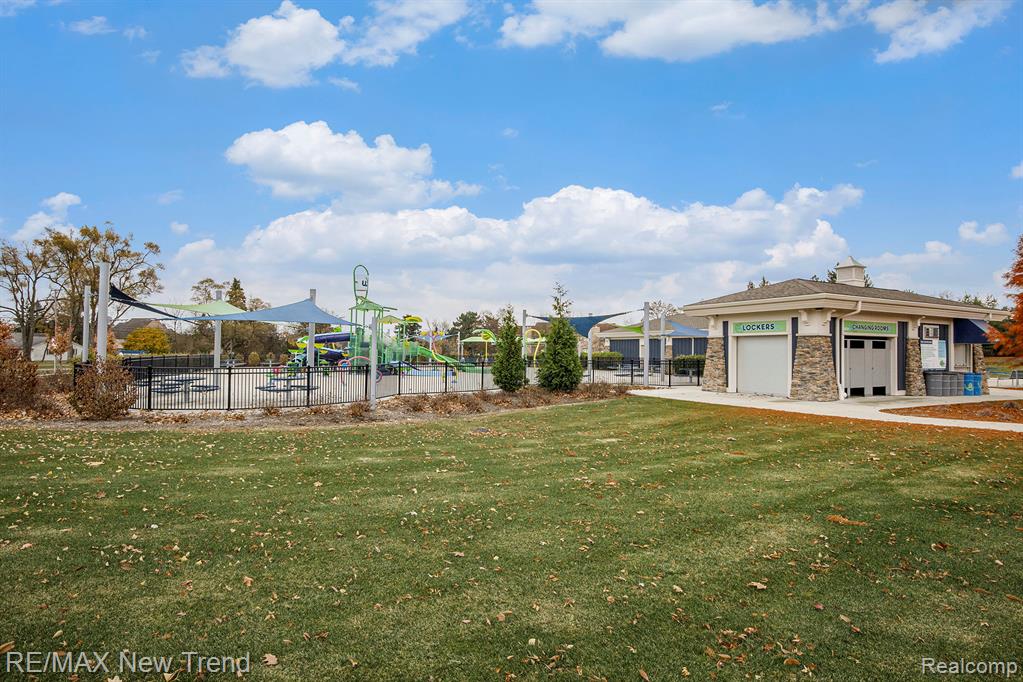 5748 Kingsfield Drive, West Bloomfield, MI — Photo 49