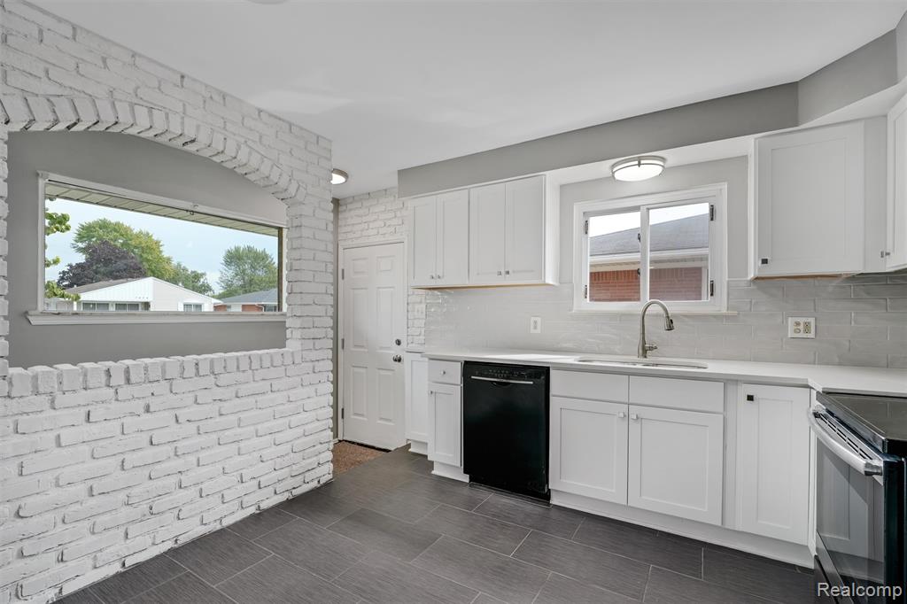 7637 Melvin Avenue, Westland, MI — Photo 9