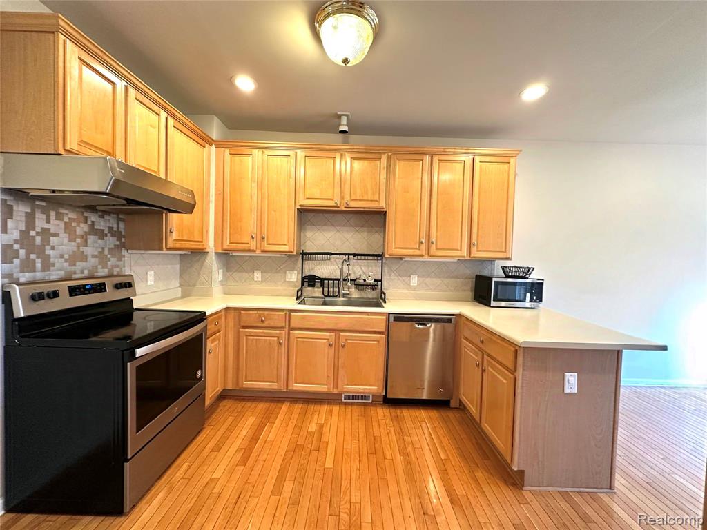 41827 Yeats Drive, Novi, MI — Photo 8