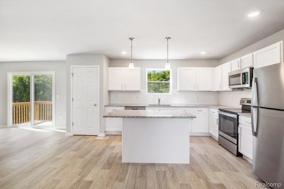 6122 Sage Court, Grand Blanc, MI 48439 — Photo 7